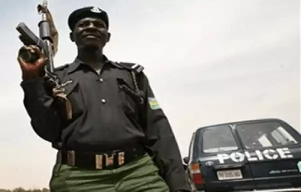 Drunken Policeman’s Rifle Explodes In Lagos, Kills Man While Praying